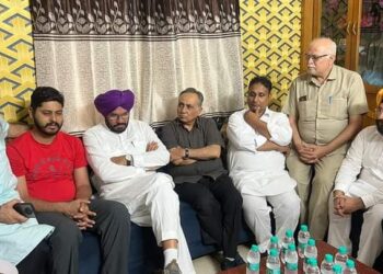 ਕੈਬਨਿਟ ਮੰਤਰੀ ਧਾਲੀਵਾਲ ਤੇ ਹੋਰ ਆਗੂਆਂ ਨੇ ਉਪਦੇਸ਼, ਗੁਰਲੀਨ ਕਲਸੀ ਅਤੇ ਸੁਨੀਲ ਸੋਢੀ ਨੇ ਪਰਿਵਾਰਾਂ ਨਾਲ ਦੁੱਖ ਸਾਂਝਾ ਕੀਤਾ