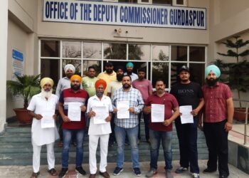 ਡਿਪਟੀ ਕਮਿਸ਼ਨਰ ਨੂੰ ਕਿਸਾਨਾਂ ਦੇ ਹੋਏ ਨੁਕਸਾਨ ਦੀਆਂ ਗਿਰਦਾਵਰੀਆਂ ਕਰਵਾਉਣ ਸਬੰਧੀ ਮੰਗ ਪੱਤਰ ਦਿੱਤਾ ਗਿਆ।