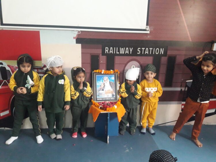 ਔਕਸਫੋਰਡ ਸਕੂਲ ਦੇ ਵਿੱਚ ਮਨਾਇਆ ਗਿਆ ਗੁਰਪੁਰਬ ਦਾ ਸ਼ੁੱਭ ਦਿਹਾੜਾ