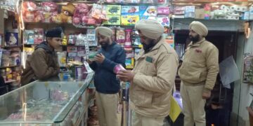 ਥਾਣਾ ਭੈਣੀ ਮੀਆਂ ਖਾਂ ਦੀ ਪੁਲਿਸ ਵੱਲੋਂ ਡੋਰ ਵੇਚਣ ਵਾਲੀਆਂ ਦੁਕਾਨਾਂ ਤੇ ਕੀਤੀ ਗਈ ਛਾਪੇਮਾਰੀ, ਚਾਇਨਾ ਦੀ ਡੋਰ ਵੇਚਣ ਵਾਲਿਆਂ ਤੇ ਹੋਵੇਗੀ ਸਖਤ ਕਾਨੂੰਨੀ ਕਾਰਵਾਈ ! ਐਸ ਐਚ ਓ ਸੁਦੇਸ਼ ਕੁਮਾਰ ਸ਼ਰਮਾ