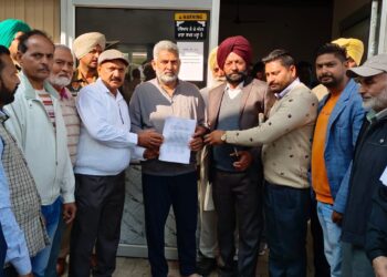 ਤਰਕਸ਼ੀਲ ਸੁਸਾਇਟੀ ਵੱਲੋਂ ਕੈਬਨਿਟ ਮੰਤਰੀ ਨੂੰ ਮੈਮੋਰੰਡਮ ਦਿੱਤਾ ਗਿਆ।