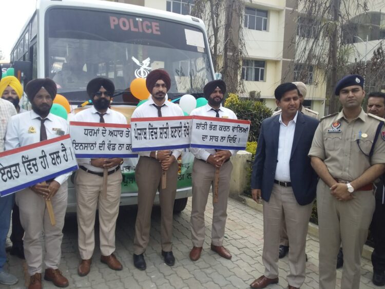 ਜ਼ਿਲ੍ਹਾ ਪ੍ਰਸ਼ਾਸਨ ਵੱਲੋਂ ਸ਼ਹੀਦ-ਏ-ਆਜ਼ਮ ਸ. ਭਗਤ ਸਿੰਘ, ਰਾਜਗਰੂ ਅਤੇ ਸੁਖਦੇਵ ਨੂੰ ਸ਼ਹੀਦੀ ਦਿਹਾੜੇ ਮੌਕੇ ਨਿੱਘੀ ਸ਼ਰਧਾਂਜਲੀ