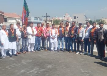 वार्ड नंबर 44 मै एससी मोर्चा जिला अध्यक्ष अवतार सिंह के निवास स्थान में पार्टी का स्थापना दिवस मनाया गया