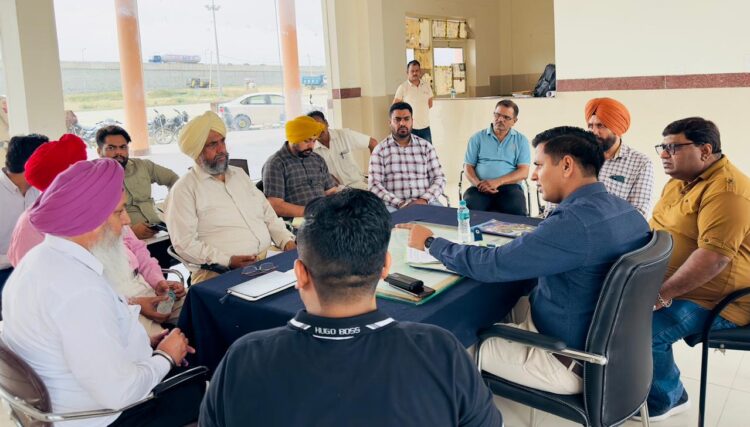 ਡਿਪਟੀ ਕਮਿਸ਼ਨਰ ਡਾ. ਹਿਮਾਂਸ਼ੂ ਅਗਰਵਾਲ ਵੱਲੋਂ ਗੁਰਦਾਸਪੁਰ ਦੇ ਬੱਸ ਸਟੈਂਡ ਦੀ ਉਸਾਰੀ ਦਾ ਜਾਇਜਾ