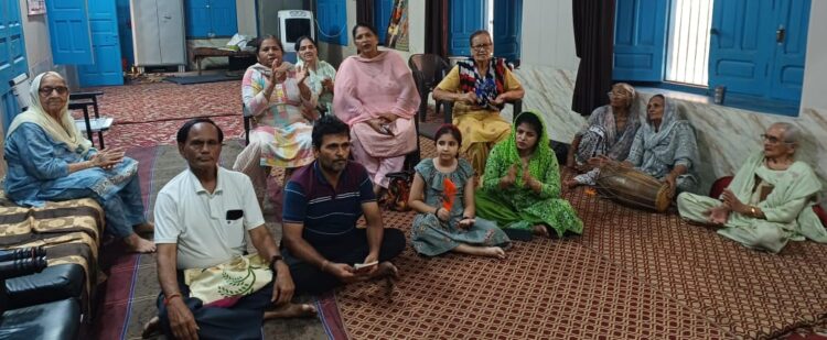 ਕ੍ਰਿਸ਼ਨ ਬਮਤੋਰਾ ਜੀ ਦੀ ਅਗਵਾਈ ਵਿਚ ਹਫਤਾ ਵਾਰੀ ਕੀਰਤਨ ਸਤਸੰਗ ਕੀਤਾ ਗਿਆ।