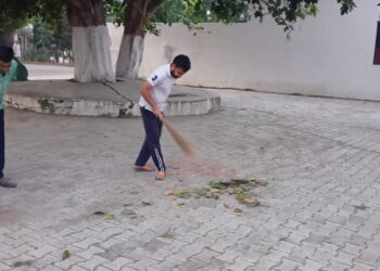 आइए स्वच्छता को एक महान सेवा के रूप में अपनाएं ___धीरज फजुपुर) जिला महासचिव युवा मोर्चा भाजपा ।