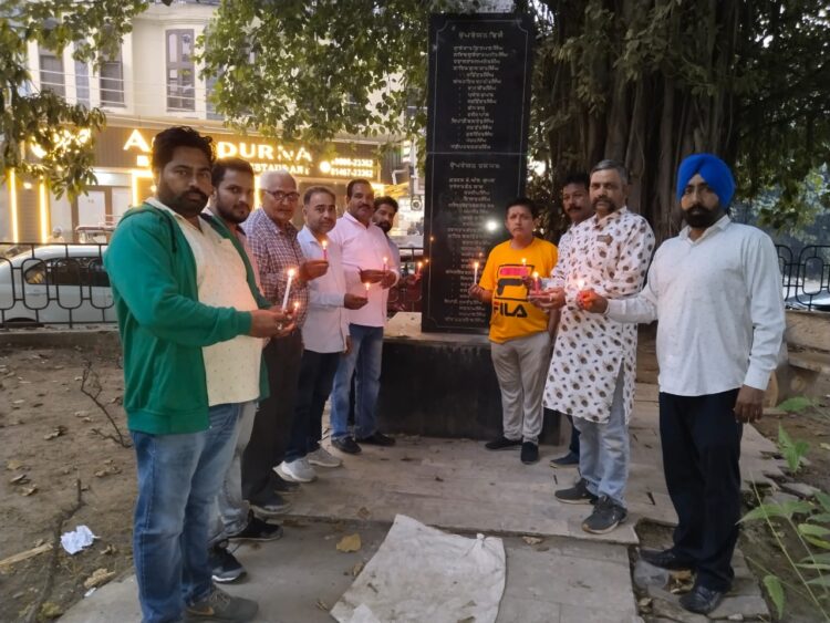 शहीद हुए कार सेवकों को श्रद्धांजलि दी गई 