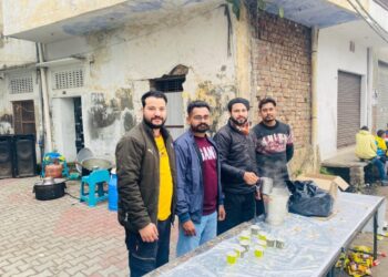 छोटे साहिबजादों की लासानी शहादत को याद करते हुए दूध का लंगर लगाया