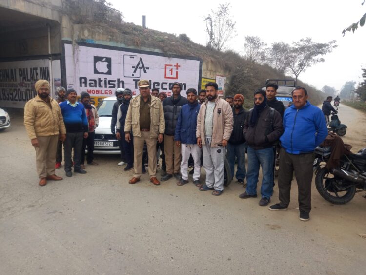 ਨਸ਼ਾ ਸਾਡੇ ਸਿਹਤ ਲਈ ਬਹੁਤ ਹਾਨੀਕਾਰਕ ਹੈ।ਨਸ਼ਾ ਕਰ ਕੇ ਕਦੇ ਵਾਹਨ ਨਹੀਂ ਚਲਾਉਣਾ ਚਾਹੀਦਾ ।—-ਟ੍ਰੈਫਿਕ ਐਜੂਕੇਸ਼ਨ ਸੈੱਲ