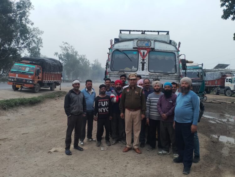 16 ਤੋਂ 18 ਸਾਲ ਦੇ ਬੱਚੇ ਹੁਣ ਅਪਣਾ ਲਾਇਸੈਂਸ ਬਣਾ ਕੇ ਬਿਨਾਂ ਗੇਅਰ ਵਾਲੇ ਵਾਹਨ ਚਲਾ ਸਕਦੇ ਹੈ।