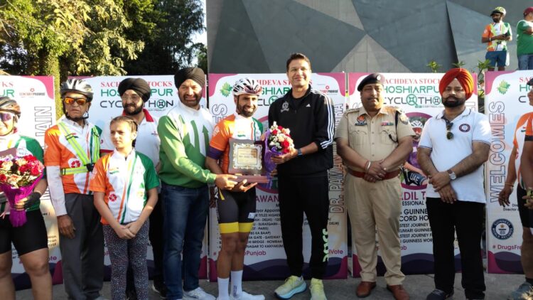 वोटर जागरुकता व नशा मुक्त पंजाब अभियान को समर्पित साइकलोथान इवेंट में होशियारपुर वासियों ने दिखाया जोश