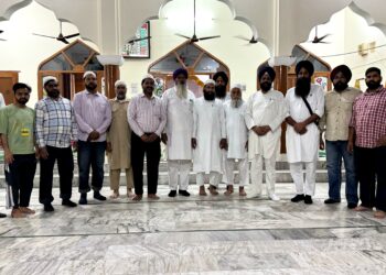 ਰਮਜਾਨ ਦੇ ਪਵਿੱਤਰ ਮਹੀਨੇ ਮੁਰਿੰਡੇ ਵਿੱਚ ਮੁਸਲਿਮ ਭਾਈਚਾਰੇ ਦੀ ਅਲਵਿਦਾ ਜੁੰਮਾ ਪਾਰਟੀ ਵਿੱਚ ਹਲਕਾ ਸ਼੍ਰੀ ਅਨੰਦਪੁਰ ਸਾਹਿਬ ਤੋਂ ਸ਼੍ਰੋਮਣੀ ਅਕਾਲੀ ਦਲ ਅੰਮ੍ਰਿਤਸਰ ਵੱਲੋਂ ਨਾਮਜਦ ਉਮੀਦਵਾਰ ਸਰਦਾਰ ਕੁਸ਼ਲ ਪਾਲ ਸਿੰਘ ਮਾਨ ਉਚੇਚੇ ਤੌਰ ‘ਤੇ ਪਹੁੰਚੇ ਅਤੇ ਮੁਸਲਿਮ ਵੀਰਾਂ ਦਾ ਆਪ ਰੋਜਾ ਖੁਲਵਾਇਆ