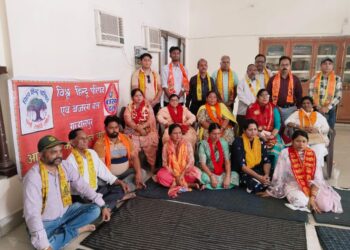 ਵਿਸ਼ਵ ਹਿੰਦੂ ਪ੍ਰੀਸ਼ਦ ਅਤੇ ਬਜਰੰਗ ਦਲ ਦੀ ਇਕ ਵਿਸ਼ੇਸ਼ ਬੈਠਕ ਗੀਤਾ ਭਵਨ ਮੰਦਿਰ ਵਿਖੇ ਕੀਤੀ ਗਈ