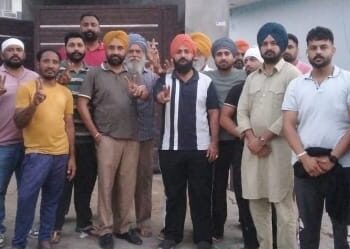 ਟਾਹਲੀ ਸਾਹਿਬ ਚ ਕਾਂਗਰਸੀ ਵਰਕਰਾਂ ਨੇ ਔਜਲਾ ਦੀ ਜਿੱਤ ‘ਤੇ ਮਨਾਈ ਖੁਸ਼ੀ