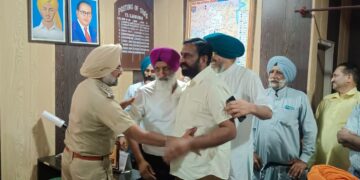 ਪਾਵਰ ਕਾਮ ਅਧਿਕਾਰੀਆਂ ਵੱਲੋਂ ਗ਼ਲਤੀ ਮਨਣ ਉੱਤੇ ਪੱਤਰਕਾਰਾਂ ਨਾਲ ਮਾਮਲਾ ਸੁਲਝਿਆ