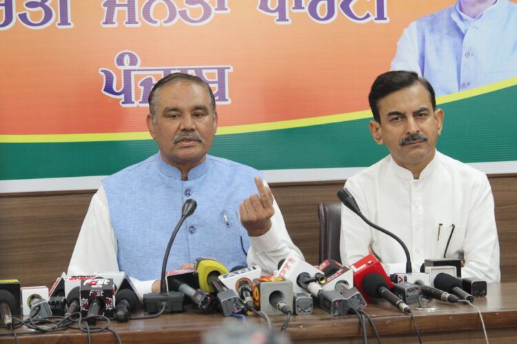 — *पोस्ट मैट्रिक योजना पर झूठ बोल रहे हैं चीमा: सांपला*