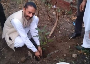 *ਜਿਲਾ ਭਾਜਪਾ ਵਲੋ ਇਕ ਰੁੱਖ ਮਾਂ ਦੇ ਨਾਮ ਮੁਹਿੰਮ ਤਹਿਤ ਲਗਾਏ ਬੂਟੇ*