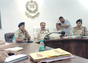 मानयोग बार्डर रेंज डीआईजी श्री राकेश कौशल और मानयोग एस एस पी बटाला श्री अश्विनी गोटियाल जी ने बटाला की आम जनता और बटाला के वरिष्ठ पुलिस अधिकारियों के साथ की नशे को खत्म करने के लिए एक अहम मीटिंग