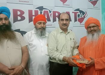 *माहिल पुर में आयोजित समागम दौरान विशेष तौर पर शामिल हुए बाब गुरचरण सिंह जी पंडवा