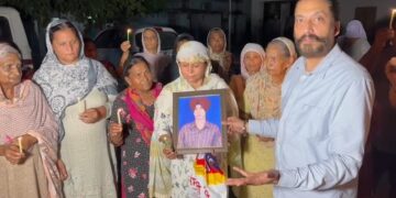 ਨਸ਼ੇ ਦੇ ਸੁਦਾਗਰਾਂ ਨੂੰ ਠੱਲ ਪਾਉਣ ਦੀ ਮੰਗ ਨੂੰ ਲੈਕੇ ਭਾਜਪਾ ਨੇ ਕੀਤਾ ਕੈਂਡਲ ਮਾਰਚ