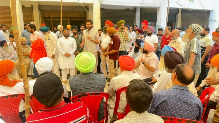 ਵਿਧਾਇਕ ਸ਼ੈਰੀ ਕਲਸੀ ਨੇ ਆੜ੍ਹਤੀਆਂ ਨਾਲ ਮੁਲਾਕਾਤ ਕਰਕੇ ਸਬਜ਼ੀ ਮੰਡੀ ਦੇ ਵਿਕਾਸ ਸਬੰਧੀ ਵਿਚਾਰ-ਵਟਾਂਦਰਾ ਕੀਤਾ