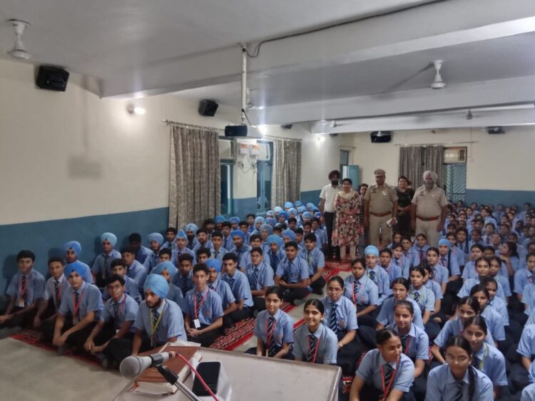 ਐਕਸੀਡੈਂਟ ਪੀੜਿਤ ਦੀ ਮਦਦ ਕਰਨ ਵਾਲੇ ਨੂੰ ਚੰਗੇ ਨਾਗਰਿਕ ਵਜੋਂ ਸਨਮਾਨਿਤ ਕੀਤਾ ਜਾਵੇਗਾ—— ਜ਼ਿਲ੍ਹਾ ਟ੍ਰੈਫਿਕ ਪੁਲਿਸ ਐਜੂਕੇਸ਼ਨ ਸੈਲ