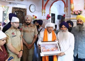 ਡਿਪਟੀ ਕਮਿਸ਼ਨਰ ਸ੍ਰੀ ਓਮਾ ਸ਼ੰਕਰ ਗੁਪਤਾ ਗੁਰਦੁਆਰਾ ਸ੍ਰੀ ਕੰਧ ਸਾਹਿਬ ਵਿਖੇ ਹੋਏ ਨਤਮਸਤਕ