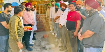 ਵਿਧਾਇਕ ਸ਼ੈਰੀ ਕਲਸੀ ਨੇ ਵਾਰਡ ਨੰਬਰ 37, ਸ਼ਾਸ਼ਤਰੀ ਨਗਰ ਕਾਲੋਨੀ ਵਿਖੇ 28 ਲੱਖ ਦੀ ਲਾਗਤ ਨਾਲ ਨਵੀ ਬਣਨ ਵਾਲੀ ਸੜਕ ਦਾ ਨੀਂਹ ਪੱਥਰ ਰੱਖਿਆ