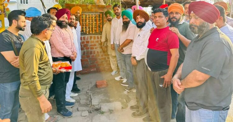 ਵਿਧਾਇਕ ਸ਼ੈਰੀ ਕਲਸੀ ਨੇ ਵਾਰਡ ਨੰਬਰ 37, ਸ਼ਾਸ਼ਤਰੀ ਨਗਰ ਕਾਲੋਨੀ ਵਿਖੇ 28 ਲੱਖ ਦੀ ਲਾਗਤ ਨਾਲ ਨਵੀ ਬਣਨ ਵਾਲੀ ਸੜਕ ਦਾ ਨੀਂਹ ਪੱਥਰ ਰੱਖਿਆ