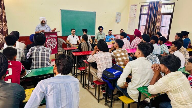 ‘ਯੁੱਧ ਨਸ਼ਿਆਂ ਵਿਰੁੱਧ’ ਮੁਹਿੰਮ ਤਹਿਤ ਨੌਜਵਾਨਾਂ ਨੂੰ ਜਾਗਰੂਕ ਕਰਦਿਆਂ ਦਿੱਤੀ ਜਾ ਰਹੀ ਹੈ ਫੌਜ ਦੀ ਭਰਤੀ ਲਈ ਮੁਫ਼ਤ ਕੋਚਿੰਗ: ਪਰਮਿੰਦਰ ਸੈਣੀ 