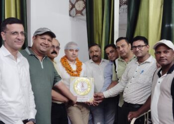 के. के. महाजन फाउंडेशन की ओर से डॉक्टर विवेक कौशल मेडिकल ऑफिसर सम्मानित