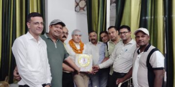 के. के. महाजन फाउंडेशन की ओर से डॉक्टर विवेक कौशल मेडिकल ऑफिसर सम्मानित