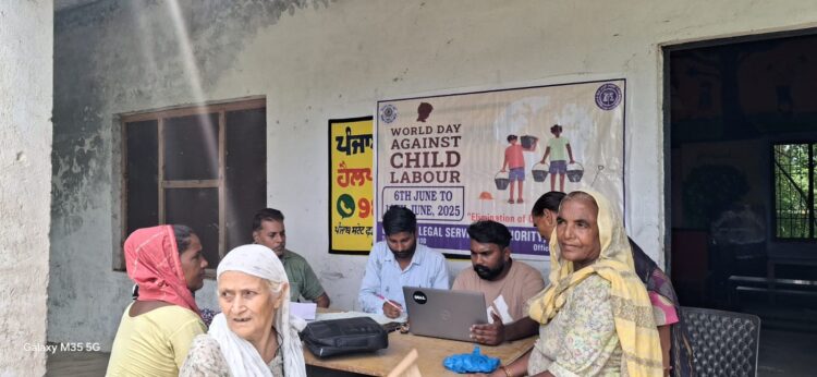 ਪਿੰਡ ਬਰਨਾਲਾ ਵਿਖੇ ਈ-ਸ਼ਰਮ ਕਾਰਡ ਦਾ ਕੈਂਪ ਲਗਵਾਇਆ ਗਿਆ।