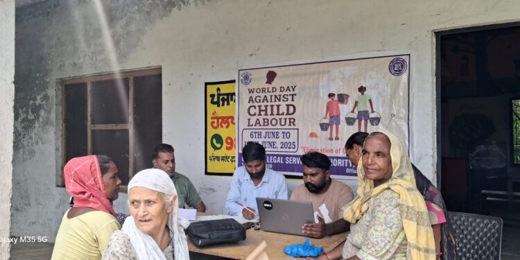 ਪਿੰਡ ਬਰਨਾਲਾ ਵਿਖੇ ਈ-ਸ਼ਰਮ ਕਾਰਡ ਦਾ ਕੈਂਪ ਲਗਵਾਇਆ ਗਿਆ।