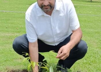 ਹਰੇਕ ਦੇਸ ਵਾਸੀ ਆਪਣੇ ਜੀਵਨ ਵਿੱਚ ਇੱਕ ਰੁੱਖ ਜਰੂਰ ਲਗਾਵੇ : ਪਰਮਜੀਤ ਸਿੰਘ ਗਿੱਲ