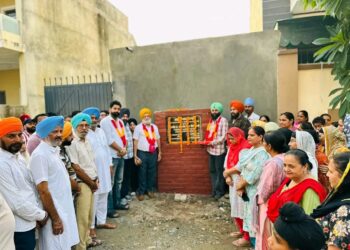 ਬਟਾਲਾ ਸ਼ਹਿਰ ਅੰਦਰ ਵਿਕਾਸ ਜਾਰੀ- ਲੋਕਾਂ ਦੀ ਚਿਰੋਕਣੀ ਮੰਗ ਪੂਰੀ ਕਰਦਿਆਂ ਵਾਰਡ ਨੰਬਰ 48 ਵਿਖੇ ਗਲੀ ਬਣਾਉਣ ਦਾ ਕੰਮ ਸ਼ੁਰੂ
