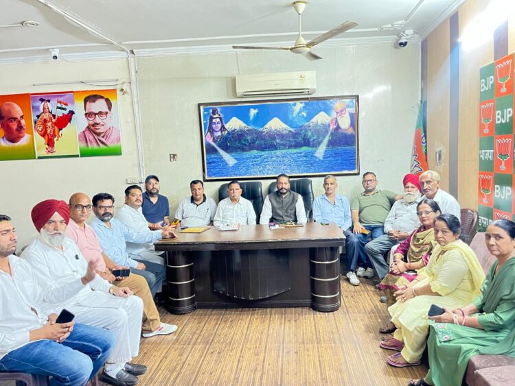 ਬਟਾਲਾ ਅੰਦਰ ਲਗਾਤਾਰ ਗੋਲੀਬਾਰੀ ਦੀਆਂ ਵਾਪਰ ਰਹੀਆਂ ਘਟਨਾਵਾਂ ਨੇ ਲੋਕਾਂ ਅੰਦਰ ਡਰ ਦਾ ਮਾਹੌਲ ਪੈਦਾ ਕੀਤਾ : ਹੀਰਾ ਵਾਲੀਆ