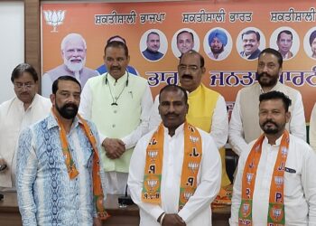 ਹਲਕਾ ਬਟਾਲਾ ਅੰਦਰ ਭਾਜਪਾ ਨੂੰ ਮਿਲਿਆ ਵੱਡਾ ਬਲ ਅਕਾਲੀ ਦਲ ਅਤੇ ਆਮ ਆਦਮੀ ਪਾਰਟੀ ਛੱਡ ਕੇ ਕੌਂਸਲਰ ਭਾਜਪਾ ਵਿਚ ਹੋਏ ਸ਼ਾਮਲ