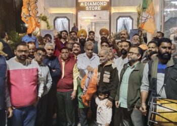 ਬਿਹਾਰ ਵਿੱਚ ਹੋਈ ਵੱਡੀ ਜਿੱਤ ਦੀ ਖੁਸ਼ੀ ਵਿੱਚ ਭਾਜਪਾ ਨੇ ਵੰਡੇ ਲੱਡੂ ਅਤੇ ਮਨਾਈ ਖੁਸ਼ੀ 